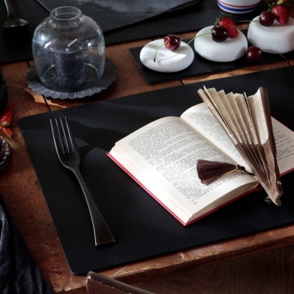 placemats-45x30-cm-single-piece-black-bull-4