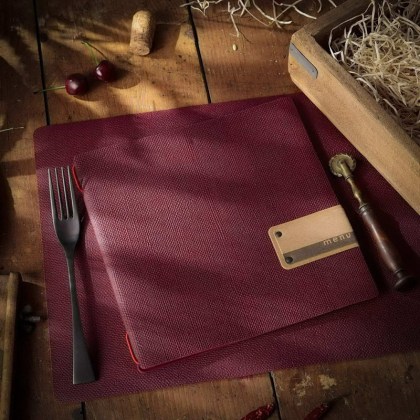 quadrato--jute-burgundy9