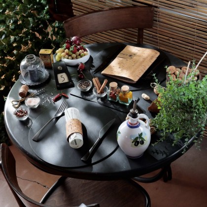 round-placemats-34-cm-single-piece-black-bull-1